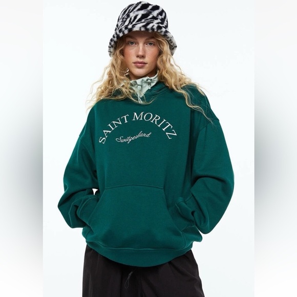 Saint Moritz Switzerland Emerald Green Pullover Hoodie Adult Size L H&M Divided - Picture 1 of 15